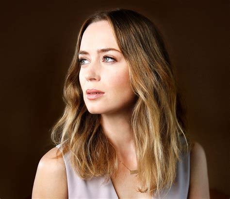 Emily Blunt Rides The Unnerving Rails Of Addiction In ‘the Girl On The