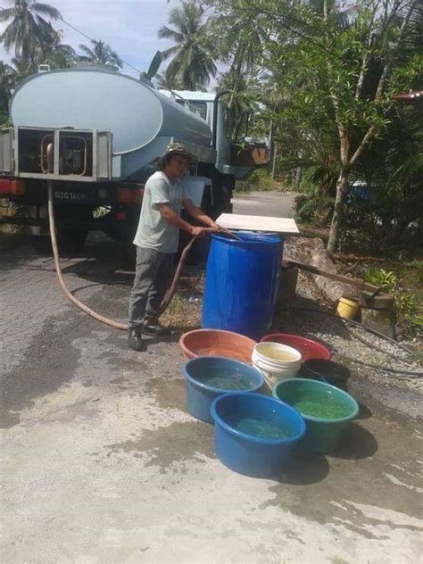 Gangguan bekalan air tidak berjadual ini membabitkan 1,292 kawasan di wilayah kuala lumpur, petaling, klang/shah alam, kuala selangor, hulu katanya, pengguna yang memerlukan bantuan bekalan air untuk kecemasan seperti urusan kematian boleh menghubungi 15300 atau whatsapp di. Penduduk Kpg Moyan Laut serta kampung sekitar berdepan ...