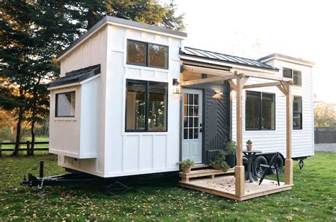 One of our favorite tiny house manufacturers is hitting the ground running in 2020 with a stunning. Peek Inside This Gorgeous Farmhouse-Inspired Tiny House