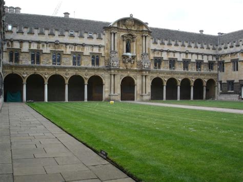 St Johns College Oxford Footprints Tours