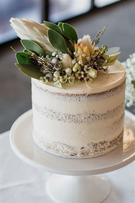 Annika Tristan S Waterside Diy Wedding In A Neutral Palette Small Wedding Cakes Rustic