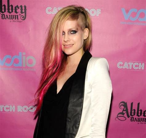 Avril Lavigne And 6 Other Celebrities Touched By Lyme Disease