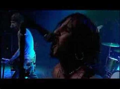 Backyard babies firar jubileum med ny platta och turné. Backyard Babies - Look At You (Live) - YouTube