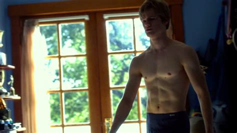 Lucas Till Can Do Anything To Us For Us The New Macgyver Is Here