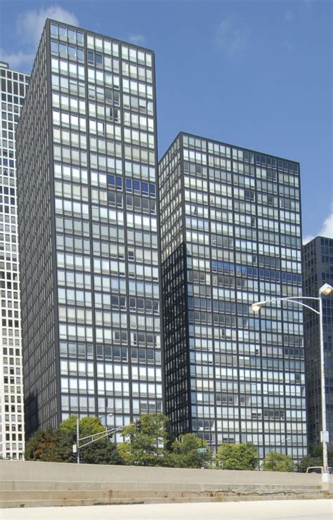 Designed by world renowned architect ludwig mies van der rohe, the towers were completed in 1951. 860-880 Lake Shore Drive / Mies van der Rohe | Modern ...