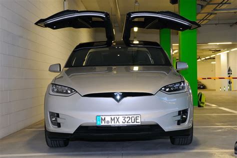 Tesla Model X Prova Scheda Tecnica Opinioni E Dimensioni P90d