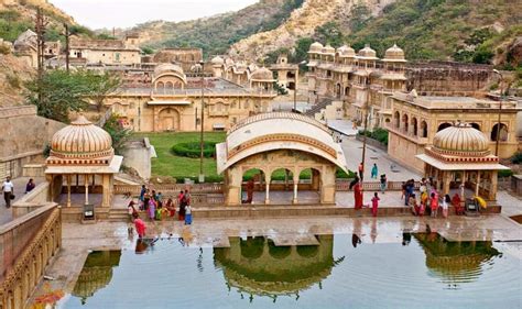 Royal Places to Visit in Jaipur | Faridabad Taxi