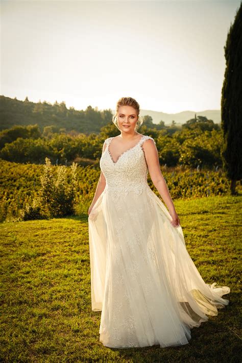 We did not find results for: Eddy K Bridal 2020 in 2020 | Kurvige hochzeitskleider ...