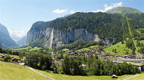 Lauterbrunnen Valley Made By Glaciers Jungfrauch