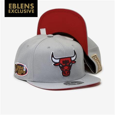 Mitchell And Ness Chicago Bulls Hwc Red Under Brim Hat With