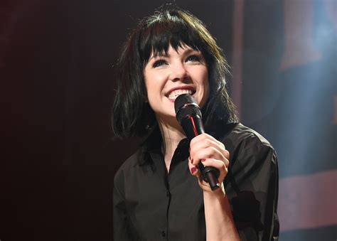 Carly Rae Jepsen Cut Her Hair And Dyed It Blonde Heres Why