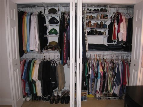 Small closets or no closet rooms need organization of storage spaces. Small Bedroom Closet Organization Ideas - HomesFeed