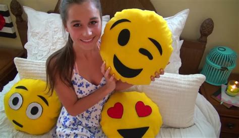 Check spelling or type a new query. DIY Emoji Pillows #2 No Sew and Sew & Glue Method (With Pictures)
