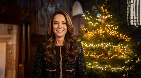 Princess Kate Dedicates Christmas Carol Service To The Queen