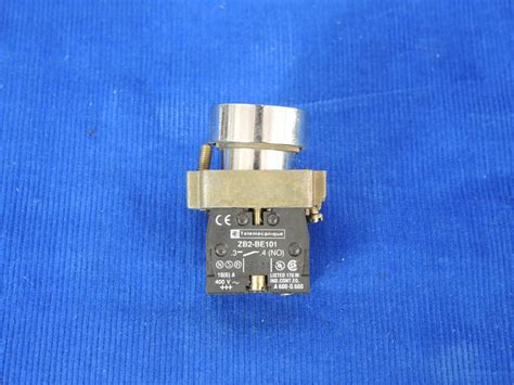 Telemecanique Momentary Button Switch With 1 X Zb2 Be101 No Or Zb2