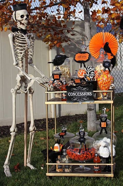 54 Most Outdoor Halloween Decorations For Your Own Haunted House