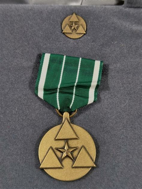 Us Cased Army Civilian Service Commendation Medal Set 4000
