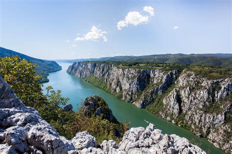 Why Did No Major Trade City Develop At The Mouth Of The Danube River