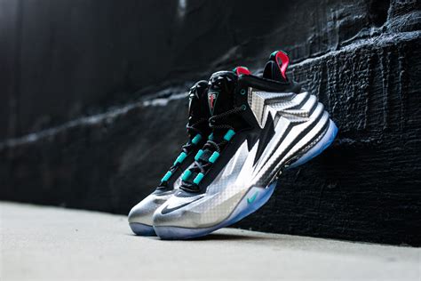 Charles barkley still thinks ferguson rioters are 'scumbags' and the cops are 'awesome' *autopsy report declares eric garner's death a homicide*. Nike Chuck Posite Metallic Silver/ Black - Release Info ...