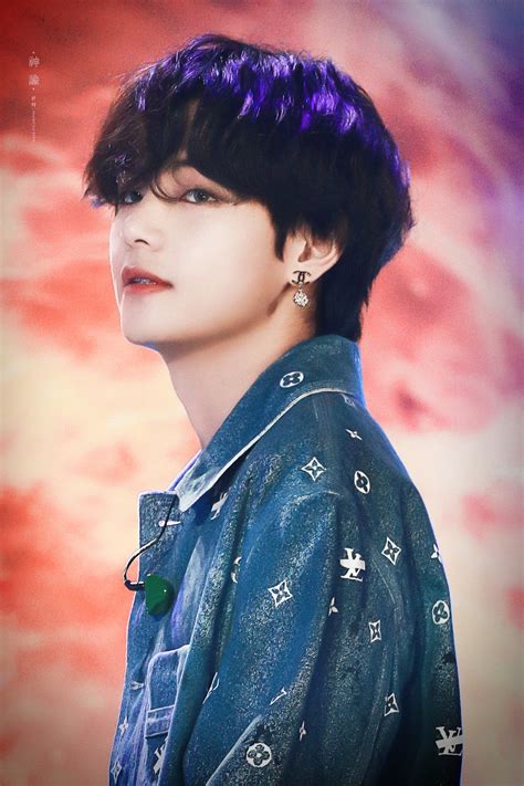 Bts v being effortlessly funny 2020. Oracle:신탁🕊️ on in 2020 | Taehyung, Foto bts, V taehyung