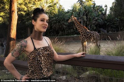 Giraffe Woman Gives Up On Her Quest To Have A Long Neck Daily Mail Online
