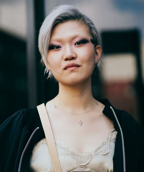 The Street Style Beauty Looks Youll Want To Wear Right Now Beauty