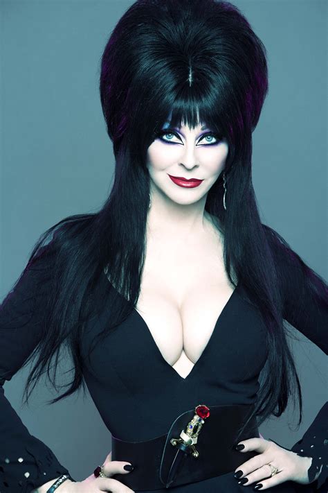 Things You Need To Know About Elvira Mistress Of The Dark HumorOutcasts