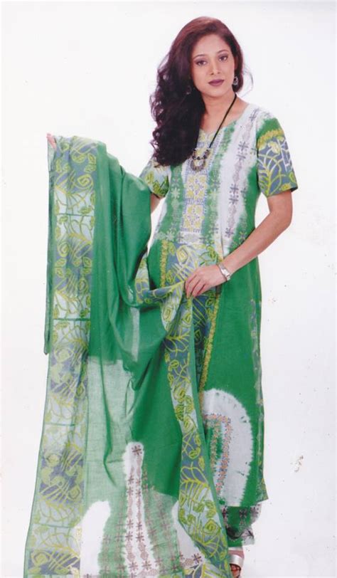 Ibrahim al jarwan, a member of the arab union for astronomy and space sciences, expects the holy month to begin on april 13, based. 2001 | EID-UL-FITR COLLECTION IN BANGLADESHI BRAND