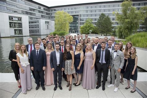 Seit 1884 ist die nürnberger versicherung ein verlässlicher partner und zählt mit mehr als 4 millionen kunden zu den größten versicherern deutschlands. Anerkennungspreis der Regierung von Mittelfranken ...