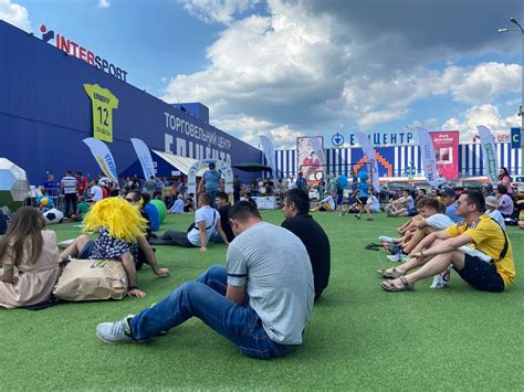 Півзахисник збірної україни олександр зінченко потрапив до престижної компанії. Збірна України грає із Північною Македонією: як вболівають ...