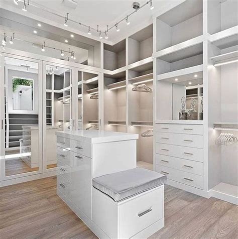 46 Dream Walk In Closet Designs For Organized Home In 2020 Master