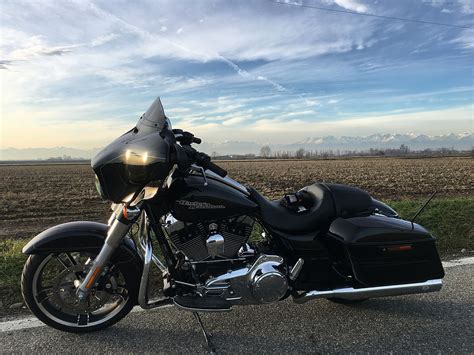 Narrowing their list of great works of art to just ten might seem like an exercise in futility, as harley davidson's motorcycles are known the world over and considered to be the premier american chopper. Difference Between Road Glide and Street Glide ...