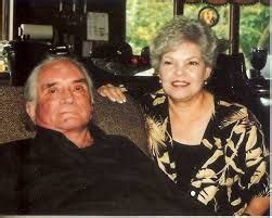 Before jonny cash got married to his wife june carter, he was married to vivian liberto, a devoted housewife and the. Johnny Cash and Vivian | Johnny cash first wife, Johnny ...
