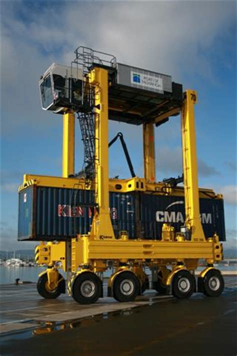 straddle carriers  nz port news article