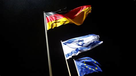 Germany Criminalizes Burning Of E U And Other Foreign Flags The New York Times