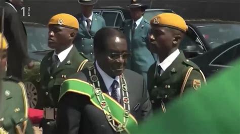 Umrl Je Robert Mugabe