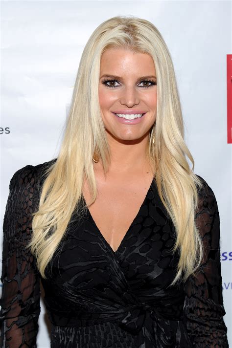 jessica simpson flaunts ridiculously toned bod look at those legs in sexy yet strange