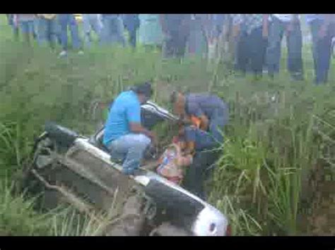 El accidente se ha producido cuando dos aparatos, una avioneta ultraligera que salía de binissalem, y un helicóptero que ha despegado de son bonet, han colisionado. ACCIDENTE EN CHIRIQUI. RESCATE DE BOMBEROS - YouTube