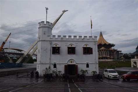From here, go along jalan datuk abang abdul rahim, turn right at jalan tun abdul rahman and drive until you. Katar-Borneo-Malaysia - Kuching - Jalan Datuk Abang Abdul ...
