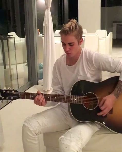 I Love The Way How He Plays The Guitar ️ Justinbieber Purpose Purposeworldtour Justin Love