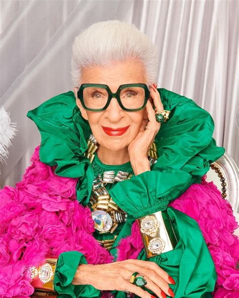Iris Apfel Celebrated 100 Years Her Iconic Style With 10 Amazing Outfits