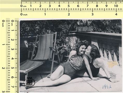 050 1940 S Two Women Kissing Ladies Kiss Hairy Armpits Gay Lesbian Int Old Photo Ebay