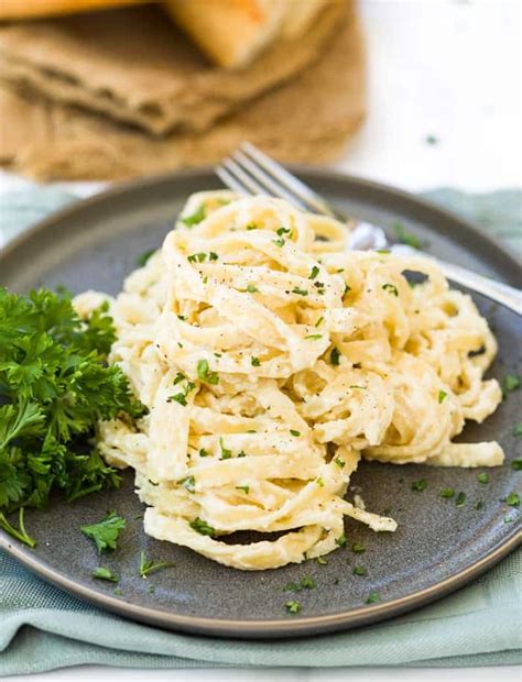 Olive Garden Alfredo Sauce - The Cozy Cook