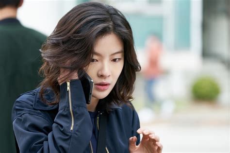 Lee Sun Bin Rocks A New Look As A Detective With Mysterious Powers In