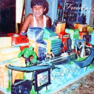 Freeds Bakery in las Vegas. It's all cake! | Pool, Outdoor ...