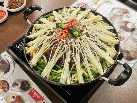 • connected to setia alam • easy access to jalan meru • adjacent to klang sentral • dash to subang airport • nkve, federal highway, shapadu. Halal Restaurant Korea Gangnam Station