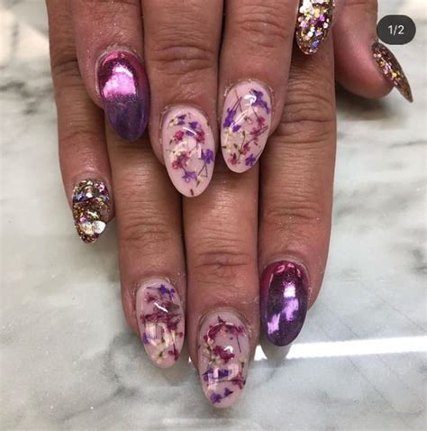 The best gel nails start with the best gel nail polish. 40+ Glam Dried Flower Nail Designs For Spring 2020 - The ...