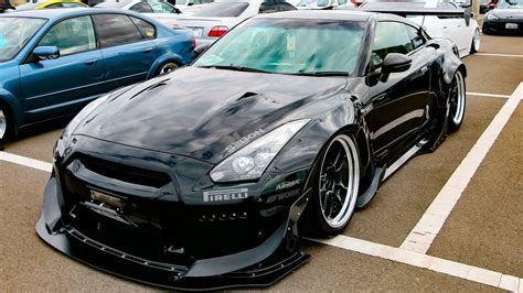 (4K)NISSAN GT-R R35 vipstyle modified R35 GTR VIPカー カスタム - LOWFEST 2018