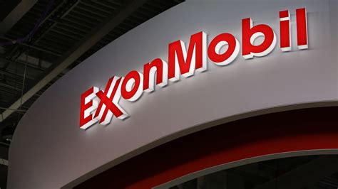 Exxon mobil stock price as been showing a rising tendency so we believe that similar market segments were very popular in the given time frame. Exxon Mobil's stock leads Dow gainers after UBS upgrades ...
