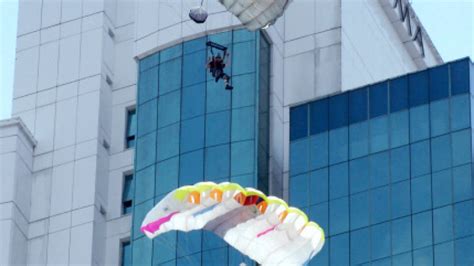 Uk Base Jumper Lands On Roof Of Pedestrian Walkway